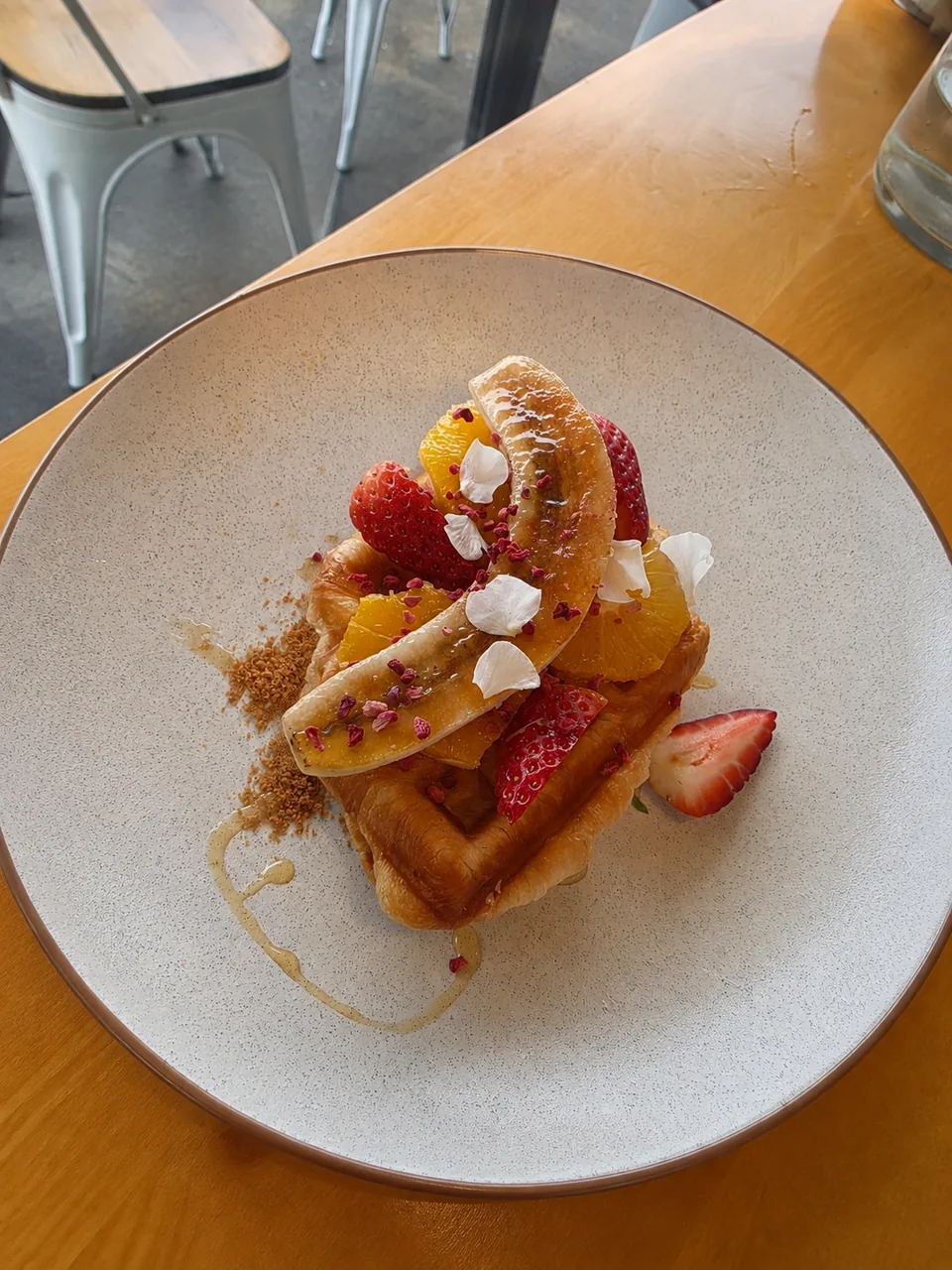 Fruit and mascarpone-topped croffle